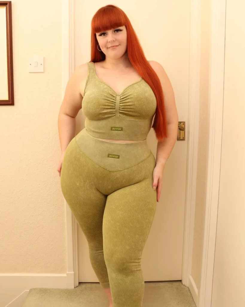NIhfit Biography: British Fitness Influencer, Curvy Fashion Model & YouTube Vlogger