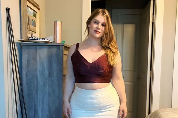 Curvy Krysta Biography: Denver’s Plus-Size Model, Nature Lover & Influencer
