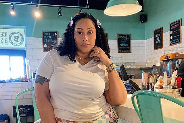 Amanda Boles Biography: American Plus-Size Model & Body Positivity Advocate