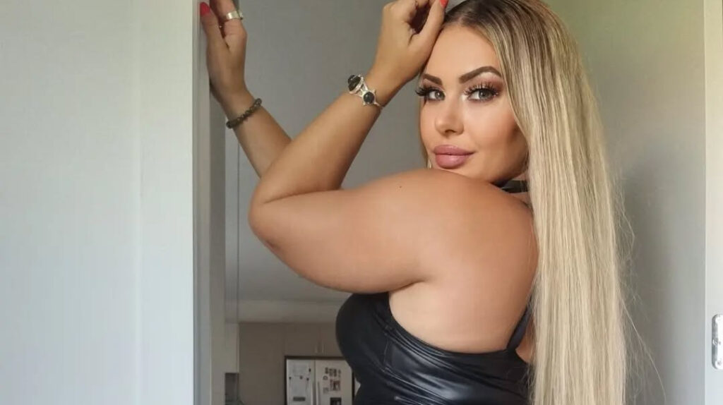 Monique de Dios (Dizzy Fitness) Biography, Age, Height, Career, Instagram & Fitness Journey